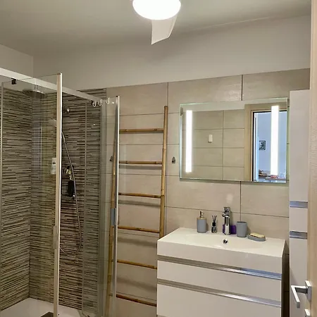 T2 Moderne Et Lumineux, Clim, Terrasse Et Vue Apartment Bastia (Corsica)