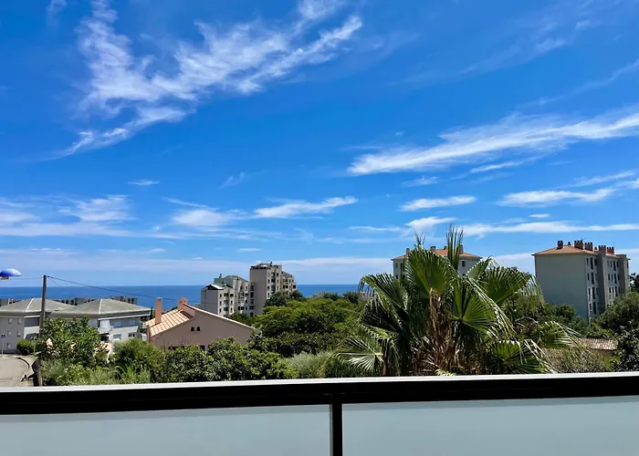 T2 Moderne Et Lumineux, Clim, Terrasse Et Vue * Bastia (Corsica)